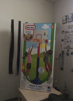 little tikes Adjust & Jam Basketball Set