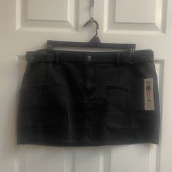 Brand new black denim pocket skirt size XL