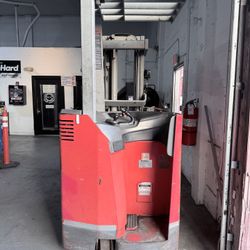 Electric forklift-Raymond Dockstocker DSS-350