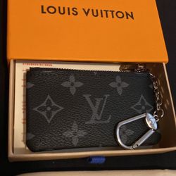 keychain pouch louis vuitton