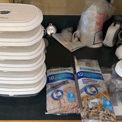 FoodSaver Vacuum Sealer with Containers & FreshSaver Bags Lot