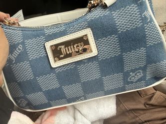 Miss Independent Shoulder Bag
