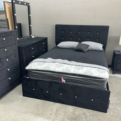 NEW BLACK BEDROOM SET
