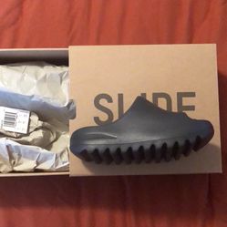 DS Yeezy slides 12K