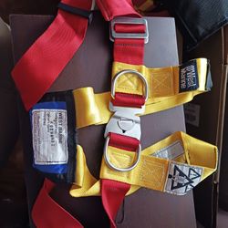 West Marine Ultimate Safety Harness, L