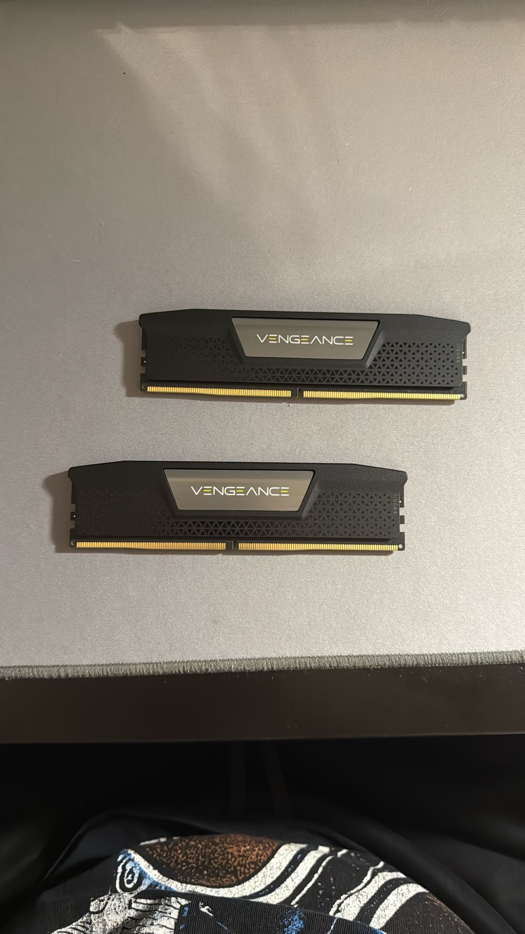 USED - CORSAIR Vengeance DDR5 RAM 32GB (1x32GB) 5200MHz CL40-40-40-77 1.25V Intel XMP 3.0 Desktop Computer Memory – Black (CMK32GX5M1B5200C40)