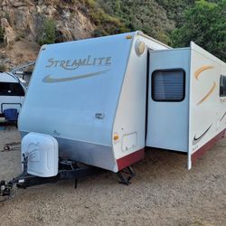 2008 STREAMLITE   BY GULFSTREAM