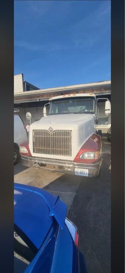 2005 international model 9400i with Cummings motor has around 600k miles