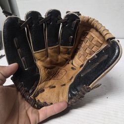 Louisville Slugger Genesis 1884 LHT  Size  10