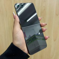 Samsung Galaxy ZFLIP 5 256GB UNLOCKED✔️