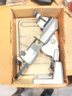 Drill bit sharpener