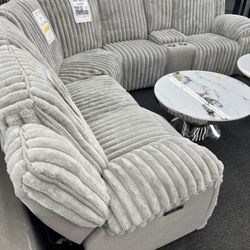 Power Electric Reclining Sectional!