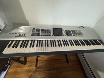 Roland Fantom X8