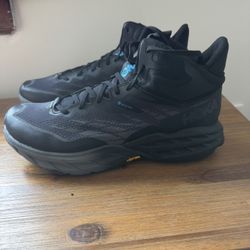 HOKA Speedgoat 5 Mid GORE-TEX 'Triple