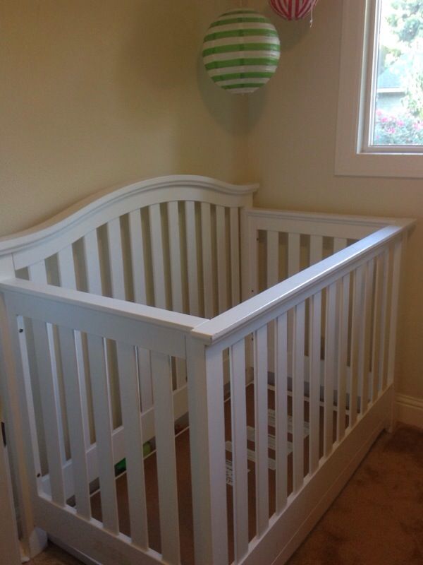 Taylor Crib Model 1900 with water proof mattress for Sale in Tualatin OR OfferUp