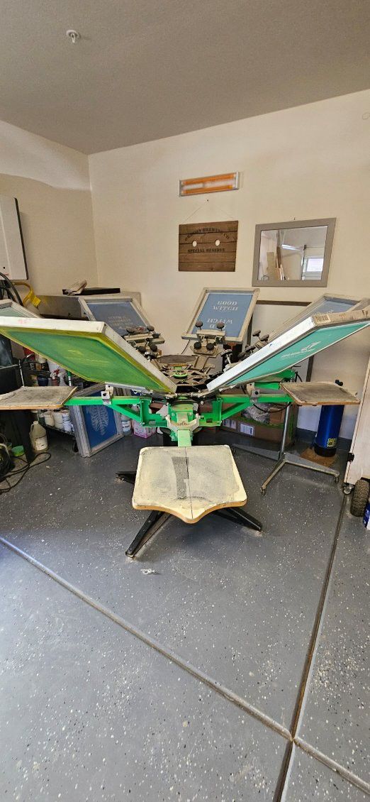 Riley Hopkins Screen Printing Setup