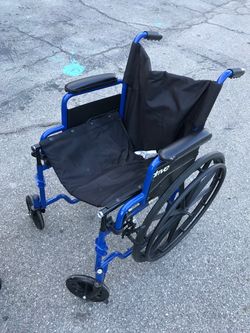 Wheelchair no foot rest