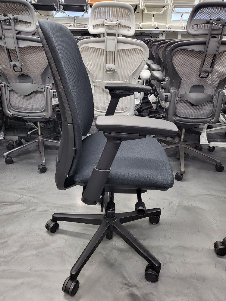 Lightly Used Steelcase Amia Chair