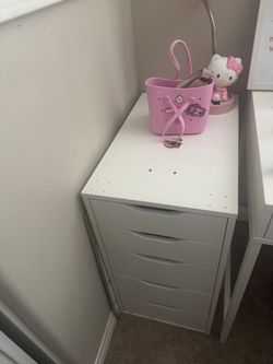ikea 5 white drawer :)