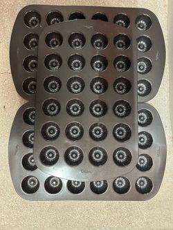 Wilton super mini Bundt cake pans