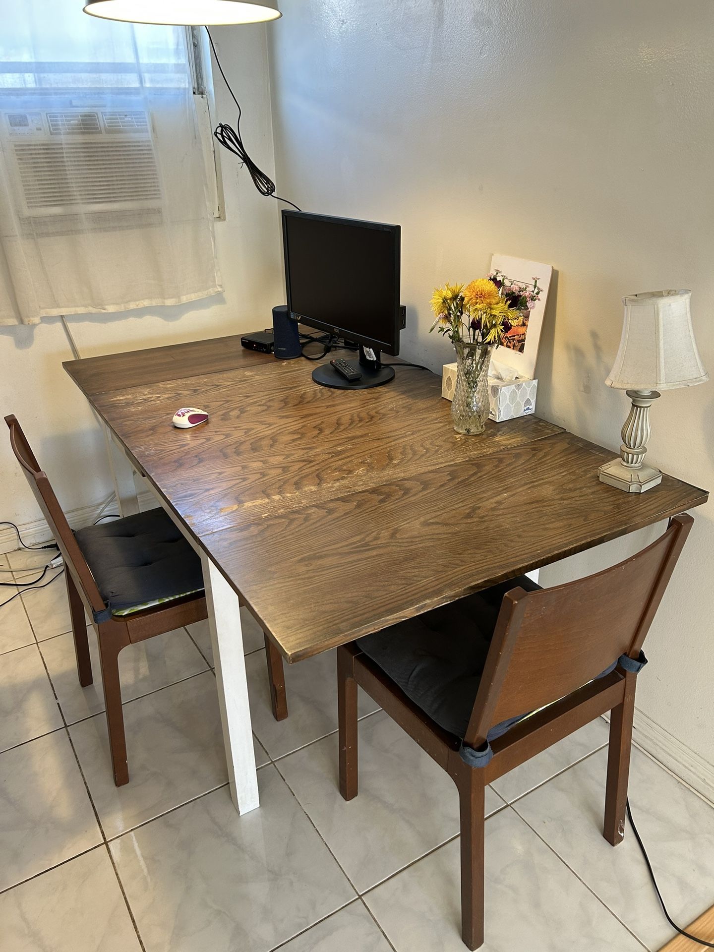 Expandable Dining Table & Chairs