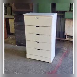 Five drawers dresser with rails