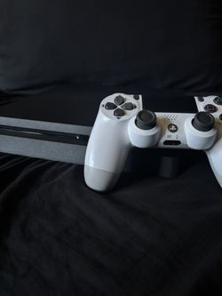 PS4 Slim With Controller