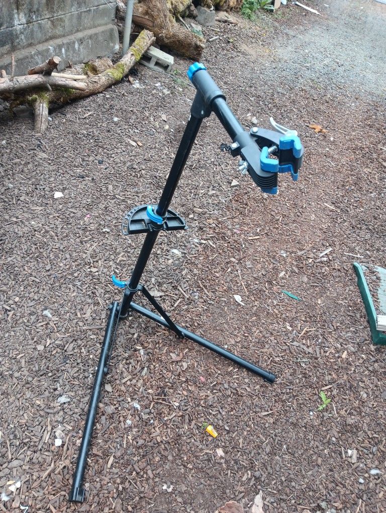 Bicycle Service Rack Stand.