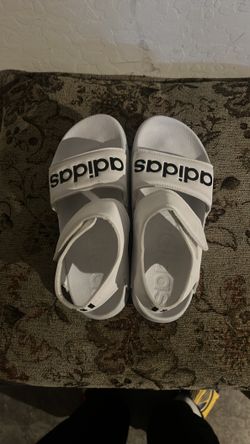 Woman adidas slippers