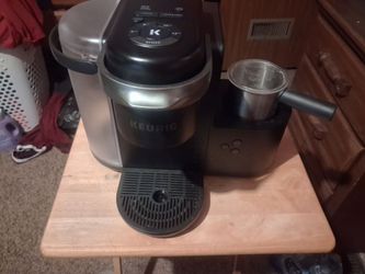 Keurig k-cafe single serve k-cup coffee maker Latte maker and cappuccino maker