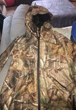 Chamarras 2 cabelas for Sale in San Antonio TX OfferUp