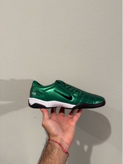 Nike Total 90 - Men’s 9 & 9.5 - NEW