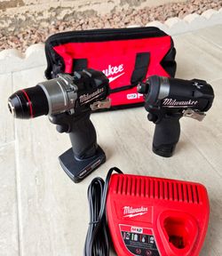 Milwaukee FUEL 12V BLACKOUT Hammer Drill And Impact Driver KIT