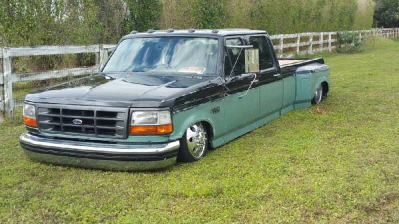 Bagged F-350 dually show truck