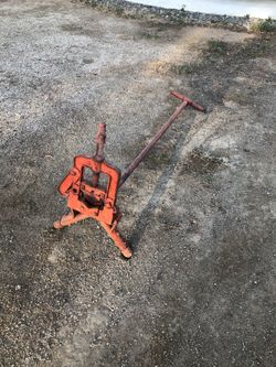 Used pipe vice