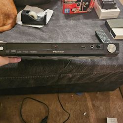 DVD PLAYER WITH REMOTE