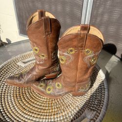 Women Boot Size 7