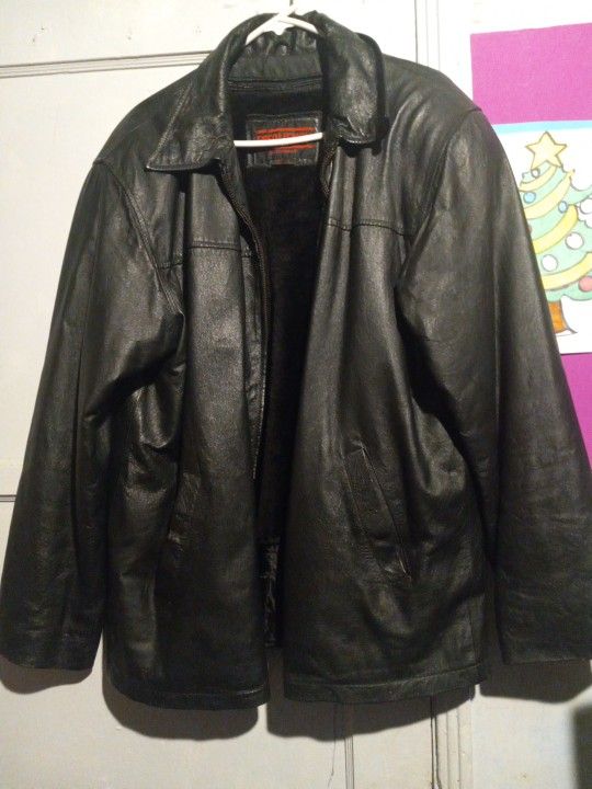 BLACK LEATHER JACKET