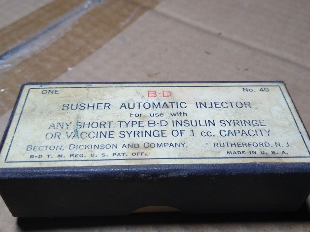 Vintage Busher automatic insulin injector kit old