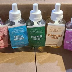 5 X Bath And Bodyworks Wallflowers 