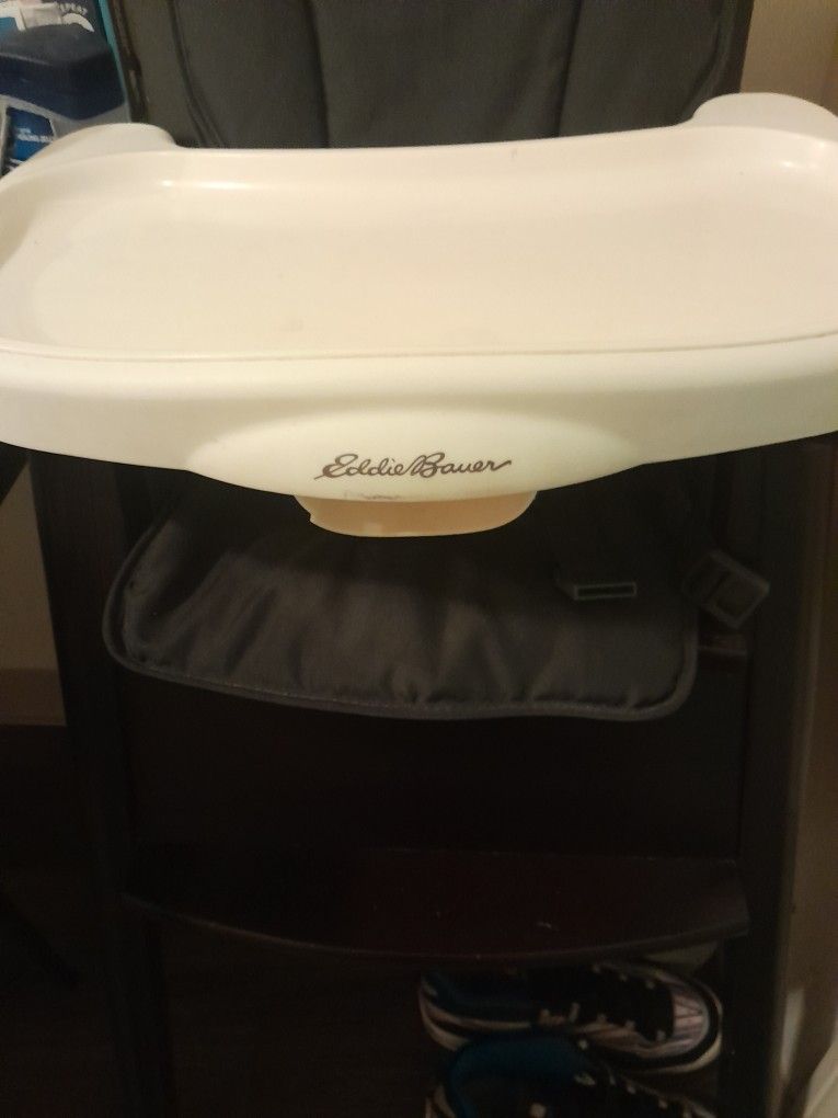 Eddie Bower High Chair (Excellent Condition)