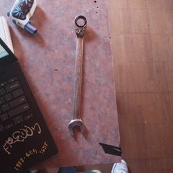 18 Mm 12 Point Flank Drive Plus Reverse Racheting Combination Wrench