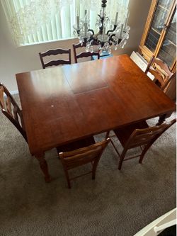 Dining Room Table with 6 chairs