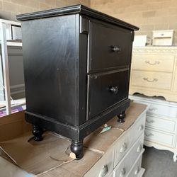 🎁BEAUTIFUL BLACK COLOR NIGHTSTAND/2 DRAWER🎁