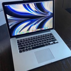 15 Inch Apple MacBook Pro Laptop Computer Bundle Clean Sleek LOOK