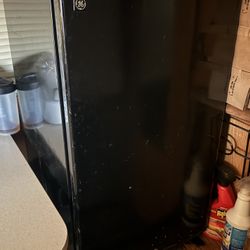Mini Fridge $100 Clean!! 