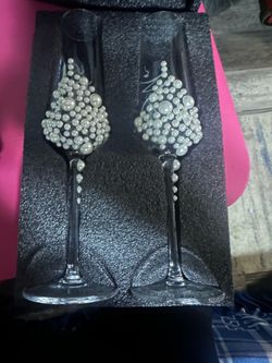 Champagne Flutes MR & MRS