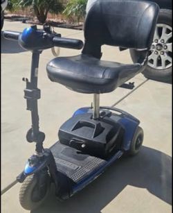 Excellent Condition Gogo Mobility Scooter