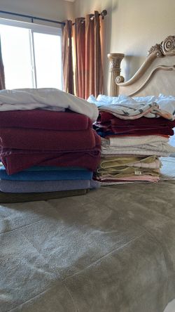 Old used towels FREE *PENDING PICK UP*