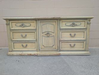 Vintage dresser